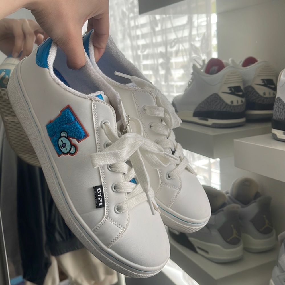 Bt21 koya sketchers ( bts)